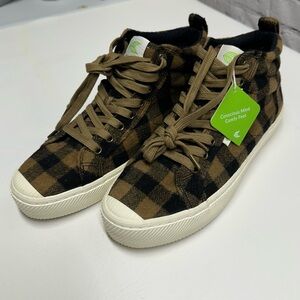 Cariuma Oca high top sneakers size 8.5 men’s 10 women’s nwt